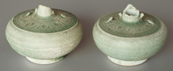 Sisatchanalai celadon water-droppers, diameter 6.5 and 7cm