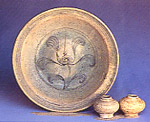 Si Satchanalai floral plate with fine clay & thick glaze